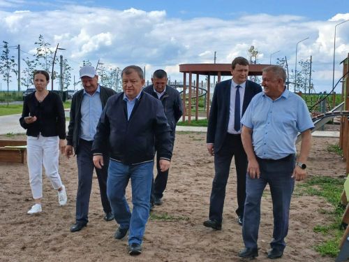 Глава Нурлатского района проверил общественные пространства и призвал жителей к порядку