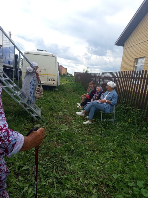 Мобильная поликлиника приехала в село Бурметьево