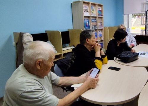 «Основы компьютерной грамотности»: нурлатцы осваивают Госуслуги