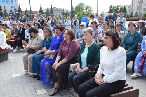В преддверии Дня социального работника в Нурлате прошло праздничное мероприятие