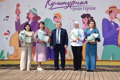 В преддверии Дня социального работника в Нурлате прошло праздничное мероприятие