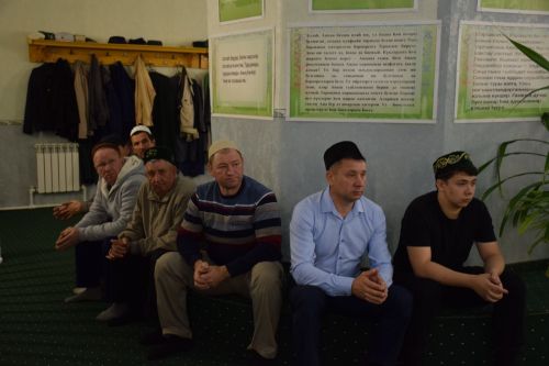 Нурлатцы отмечают Курбан-байрам: в мечетях района прошли праздничные богослужения