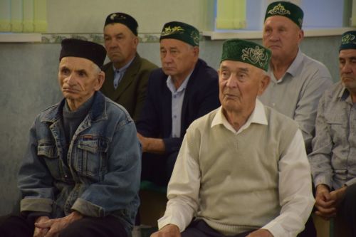 Нурлатцы отмечают Курбан-байрам: в мечетях района прошли праздничные богослужения