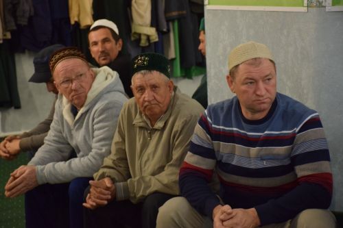 Нурлатцы отмечают Курбан-байрам: в мечетях района прошли праздничные богослужения