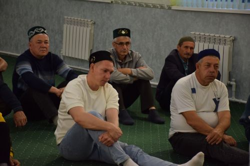 Нурлатцы отмечают Курбан-байрам: в мечетях района прошли праздничные богослужения