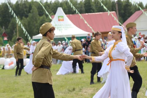 Яркий, шумный, незабываемый: Нурлат с размахом отпраздновал Сабантуй!