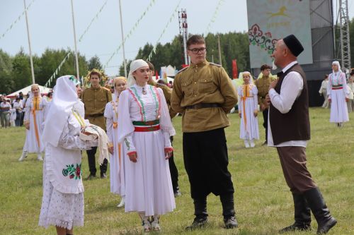 Яркий, шумный, незабываемый: Нурлат с размахом отпраздновал Сабантуй!
