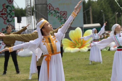 Яркий, шумный, незабываемый: Нурлат с размахом отпраздновал Сабантуй!
