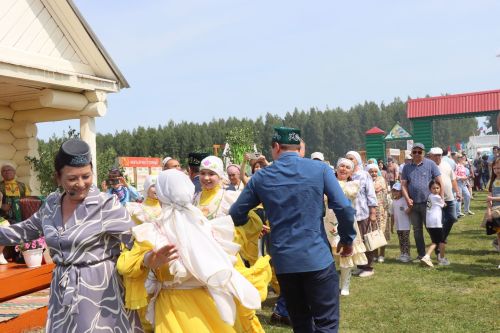 Яркий, шумный, незабываемый: Нурлат с размахом отпраздновал Сабантуй!