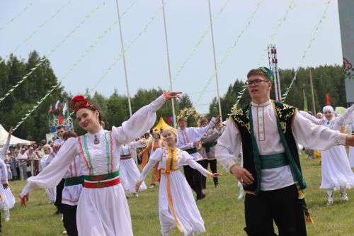 Яркий, шумный, незабываемый: Нурлат с размахом отпраздновал Сабантуй!