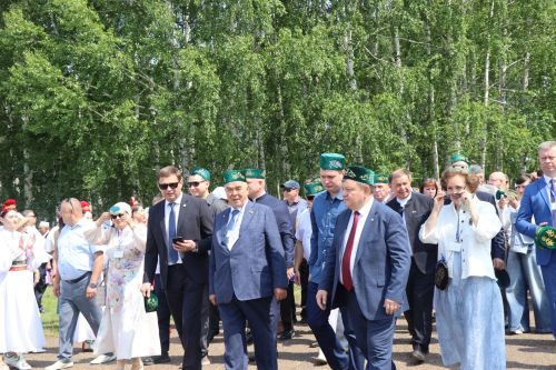 Яркий, шумный, незабываемый: Нурлат с размахом отпраздновал Сабантуй!