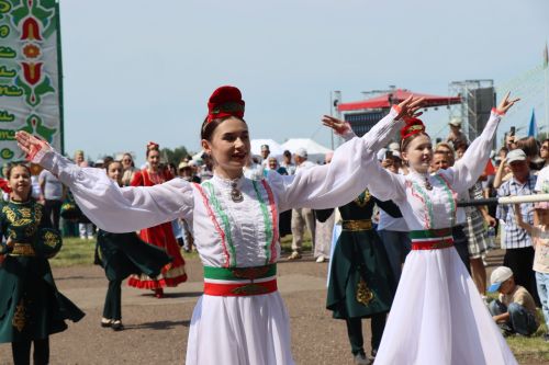 Яркий, шумный, незабываемый: Нурлат с размахом отпраздновал Сабантуй!