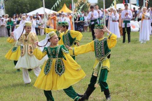 Яркий, шумный, незабываемый: Нурлат с размахом отпраздновал Сабантуй!
