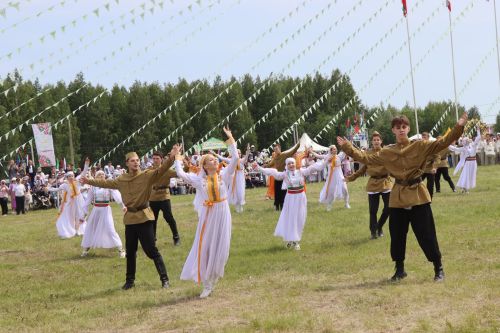 Яркий, шумный, незабываемый: Нурлат с размахом отпраздновал Сабантуй!