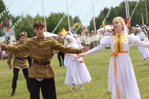 Яркий, шумный, незабываемый: Нурлат с размахом отпраздновал Сабантуй!