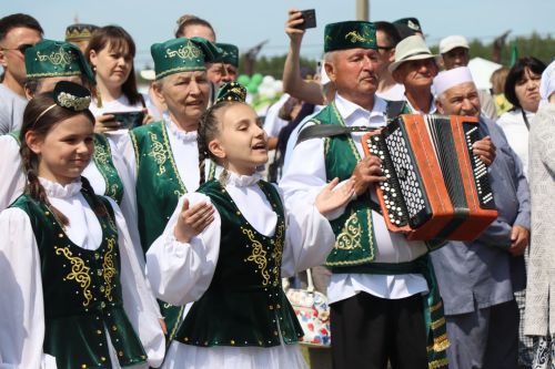 Яркий, шумный, незабываемый: Нурлат с размахом отпраздновал Сабантуй!
