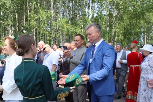 Яркий, шумный, незабываемый: Нурлат с размахом отпраздновал Сабантуй!