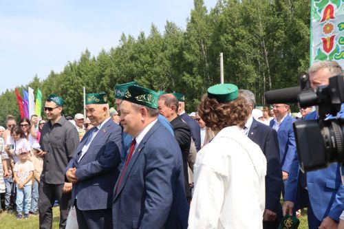 Яркий, шумный, незабываемый: Нурлат с размахом отпраздновал Сабантуй!