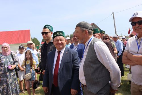 Яркий, шумный, незабываемый: Нурлат с размахом отпраздновал Сабантуй!