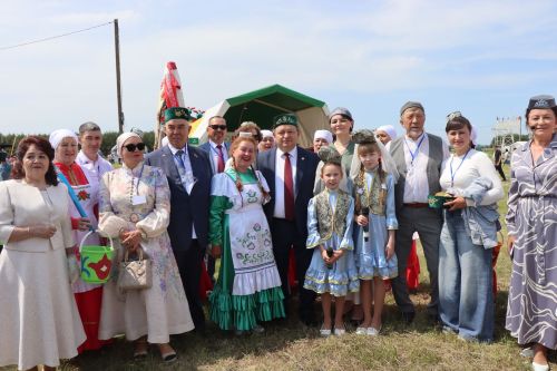 Яркий, шумный, незабываемый: Нурлат с размахом отпраздновал Сабантуй!