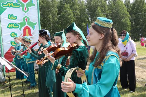 Яркий, шумный, незабываемый: Нурлат с размахом отпраздновал Сабантуй!