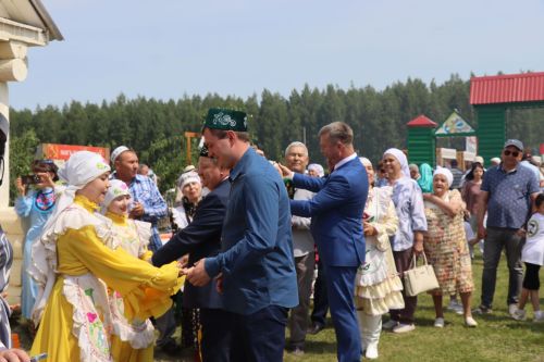 Яркий, шумный, незабываемый: Нурлат с размахом отпраздновал Сабантуй!