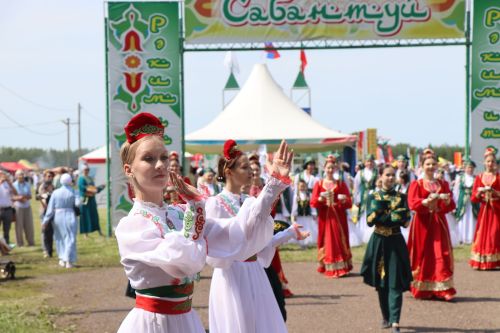 Яркий, шумный, незабываемый: Нурлат с размахом отпраздновал Сабантуй!