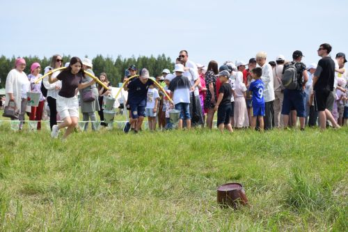 Захит Зядитов из Нового Иглайкина покорил 12-метровый шест на Сабантуе в Нурлате