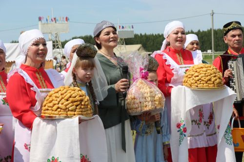 Яркий, шумный, незабываемый: Нурлат с размахом отпраздновал Сабантуй!