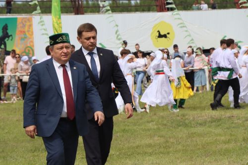 Яркий, шумный, незабываемый: Нурлат с размахом отпраздновал Сабантуй!