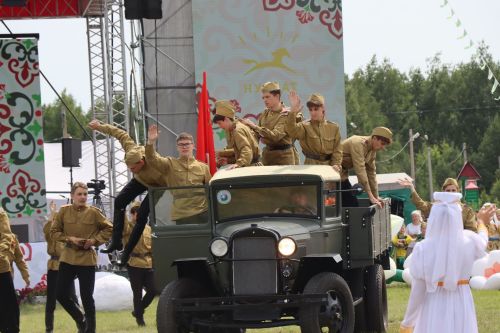Яркий, шумный, незабываемый: Нурлат с размахом отпраздновал Сабантуй!