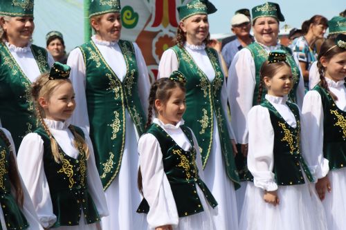 Яркий, шумный, незабываемый: Нурлат с размахом отпраздновал Сабантуй!