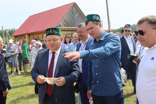 Яркий, шумный, незабываемый: Нурлат с размахом отпраздновал Сабантуй!