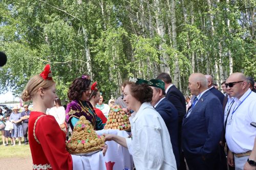 Яркий, шумный, незабываемый: Нурлат с размахом отпраздновал Сабантуй!