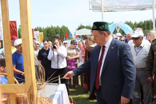 Яркий, шумный, незабываемый: Нурлат с размахом отпраздновал Сабантуй!