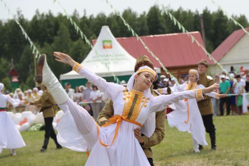 Яркий, шумный, незабываемый: Нурлат с размахом отпраздновал Сабантуй!