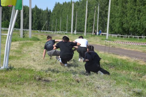 «Тропа мужества» и трофеи СВО: патриотическая площадка фонда «Все для Победы Нурлат» стала центром притяжения на Сабантуе