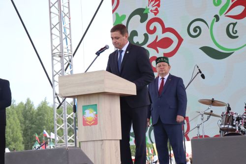 Яркий, шумный, незабываемый: Нурлат с размахом отпраздновал Сабантуй!