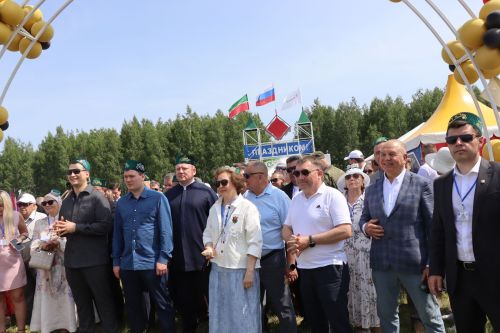 Яркий, шумный, незабываемый: Нурлат с размахом отпраздновал Сабантуй!