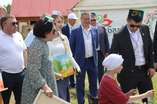 Яркий, шумный, незабываемый: Нурлат с размахом отпраздновал Сабантуй!