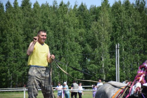В Нурлате приз «Сельские джигиты» на конно-спортивных соревнованиях завоевал Родимир Кирилов из Чувашской Менчи