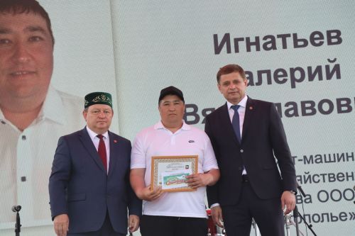 Яркий, шумный, незабываемый: Нурлат с размахом отпраздновал Сабантуй!