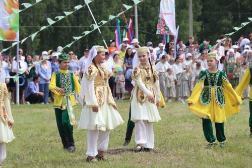 Яркий, шумный, незабываемый: Нурлат с размахом отпраздновал Сабантуй!