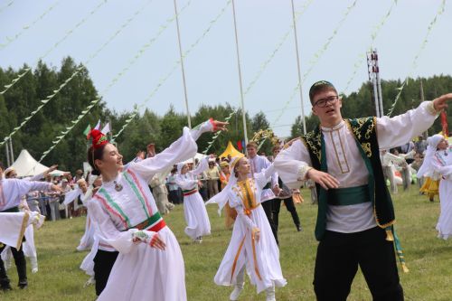 Яркий, шумный, незабываемый: Нурлат с размахом отпраздновал Сабантуй!