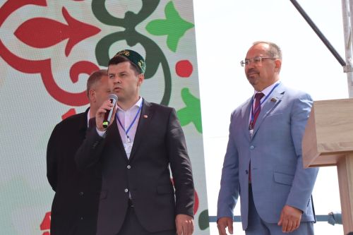 Яркий, шумный, незабываемый: Нурлат с размахом отпраздновал Сабантуй!