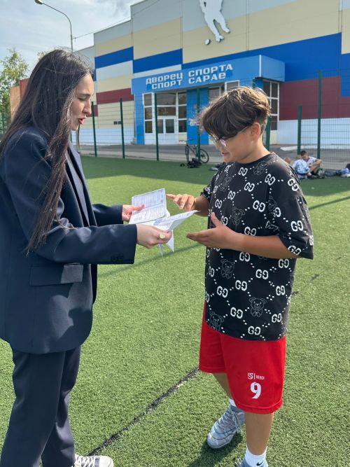 Спортшкола «Ледок» провела акцию по безопасности дорожного движения