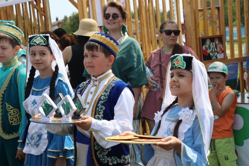 Яркий, шумный, незабываемый: Нурлат с размахом отпраздновал Сабантуй!