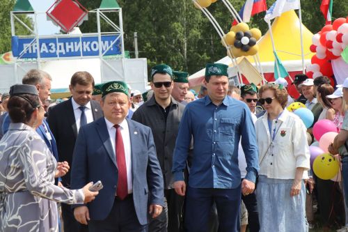 Яркий, шумный, незабываемый: Нурлат с размахом отпраздновал Сабантуй!