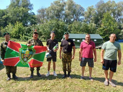 В Нурлате прошла военно-патриотическая эстафета в лагере «Ратный сбор»