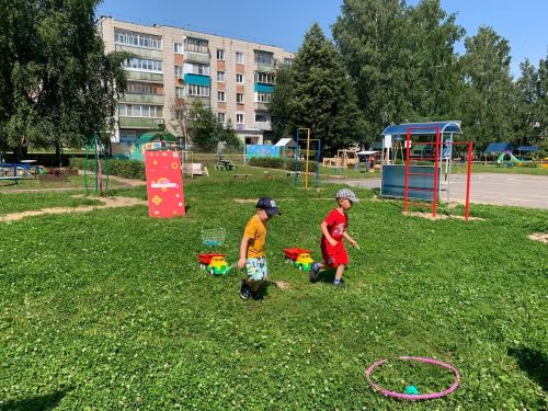 Нурлатские дошколята весело проводят лето: спорт, творчество и дружба!